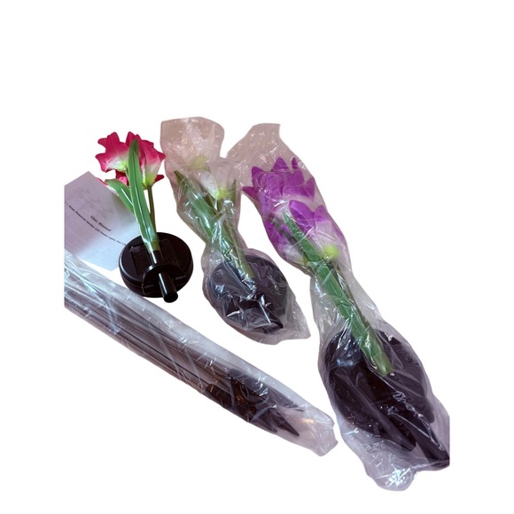 WOHOME Other - WOHOME Solar Powered Garden LED Flower Lights 3 Pack Lily Stakes PinkPurpleWhite